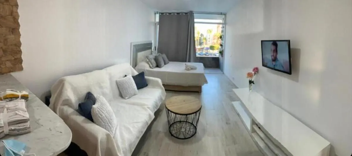 Estudio En La Urbanizacion De Roquetas De Mar